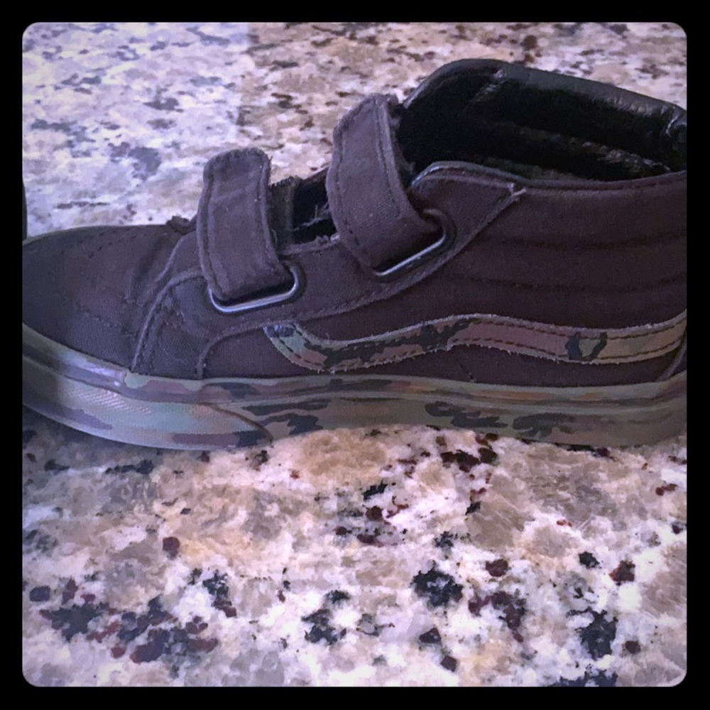 Kids camo Vans high tops size 1